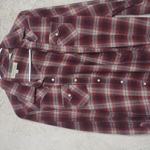 Women's Stetson long sleeve shirt.